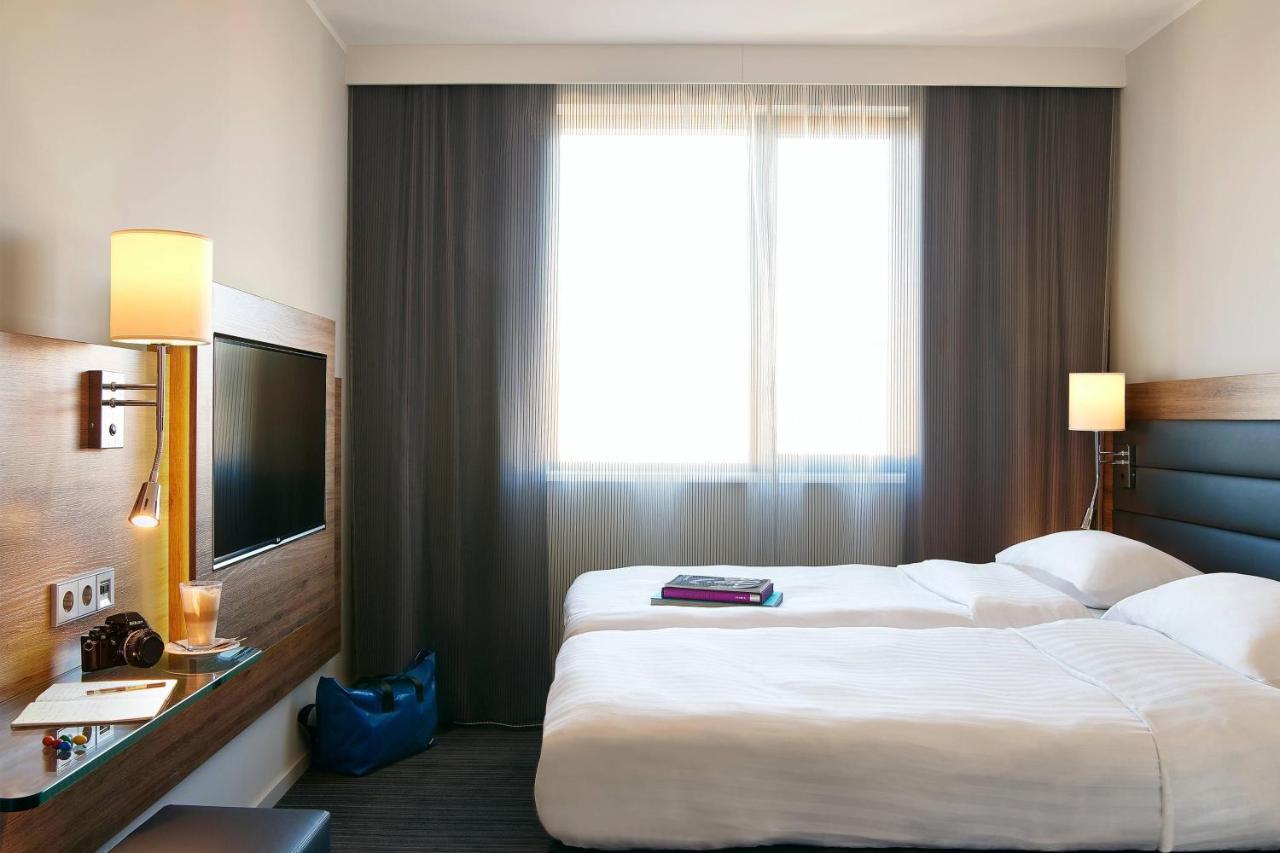 Hotel Moxy Munich Messe Aschheim Exterior foto