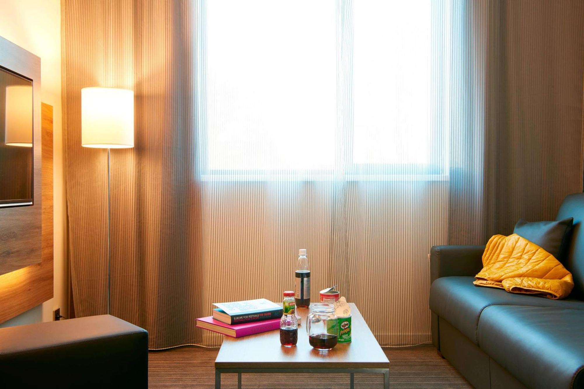 Hotel Moxy Munich Messe Aschheim Exterior foto